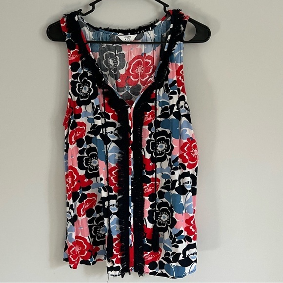 crown & ivy Tops - Crown & Ivy Floral Fringe Accent V-Neck Sleeveless Blouse 🌸✨